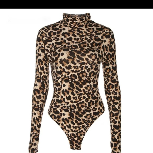 Leopard Printed Bodysuit - Picture 3 of 4